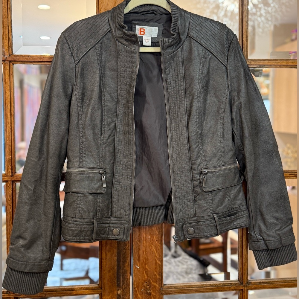 Bernardo collection faux leather jacket. Selling cheap, See description! Size M